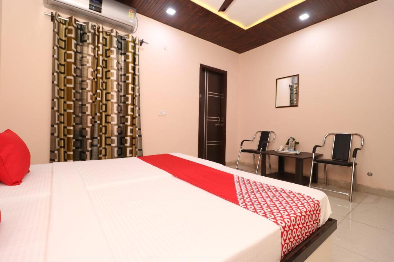 Oyo 28338 New Life Hotel Banur Exterior photo
