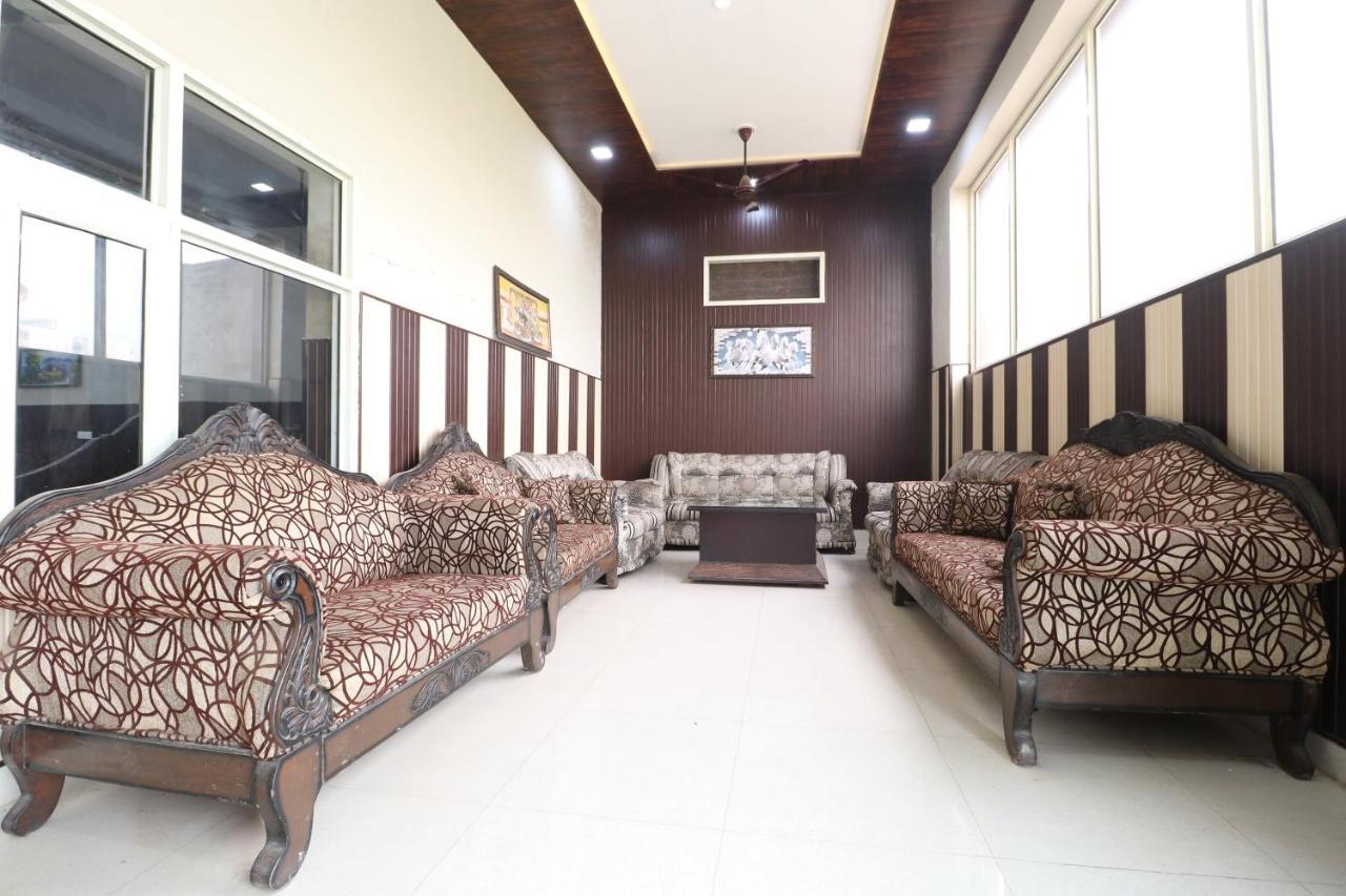 Oyo 28338 New Life Hotel Banur Exterior photo