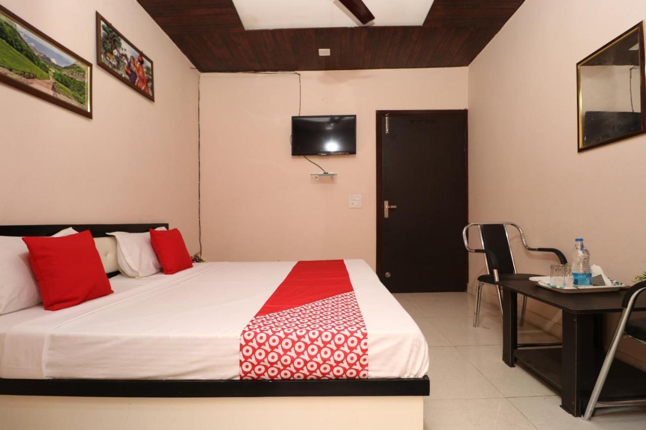 Oyo 28338 New Life Hotel Banur Exterior photo